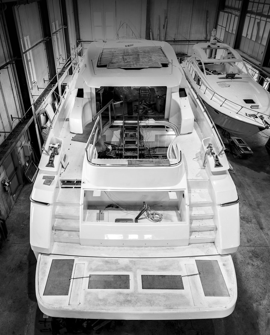 Yacht DP 86 in costruzione