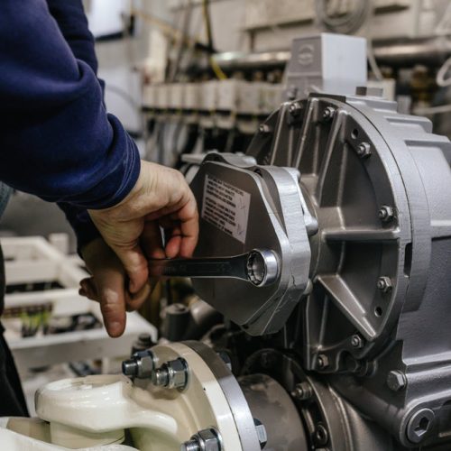 Manutenzione Yacht italiano Dalla Pietà