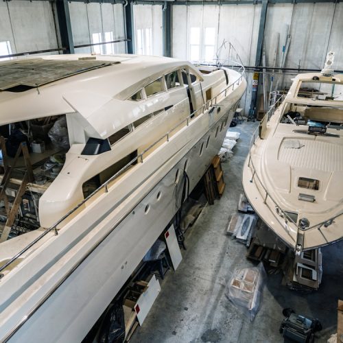 Yacht DP in costruzione